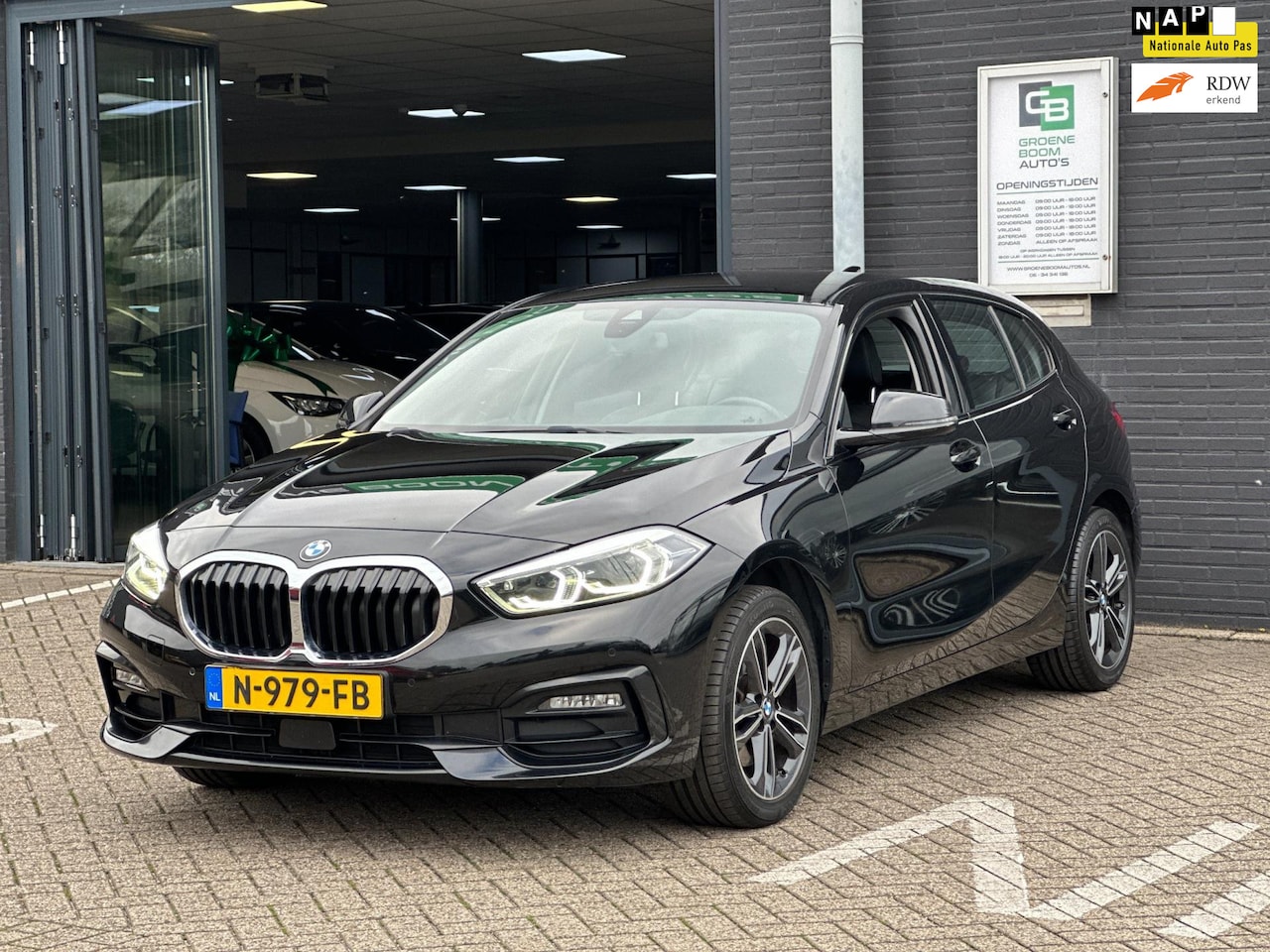 BMW 1-serie - 118i Business Edition Plus/CAMERA/APP-CONNECT/LEDER/NL-AUTO NAP!! - AutoWereld.nl