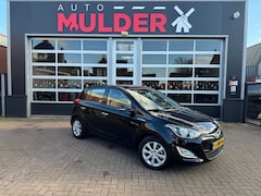 Hyundai i20 - 1.4 I-CATCHER / CRUISECONTROL / NAP / NAVI / LEER / ELEK. SPIEGELS / LED / RIJKLAAR