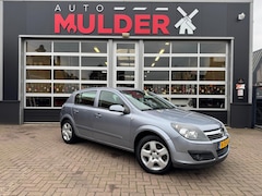 Opel Astra - 1.8 EXECUTIVE / AUTOMAAT / LAGE KMS / AIRCO / CRUISECONTROL / TREKHAAK