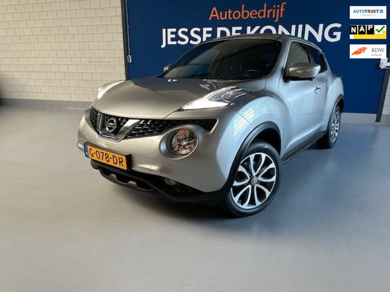 Nissan Juke - 1.6 DIG-T Connect Edition |190 PK | bj.2015,kleur: grijs,climate,sportvelgen,camera,APK 10 - AutoWereld.nl