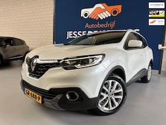 Renault Kadjar - 1.2 TCe Intens /bj.2015/ parelmoer wit/ climate/trekhaak/half leder/camera/scherm/NAP met