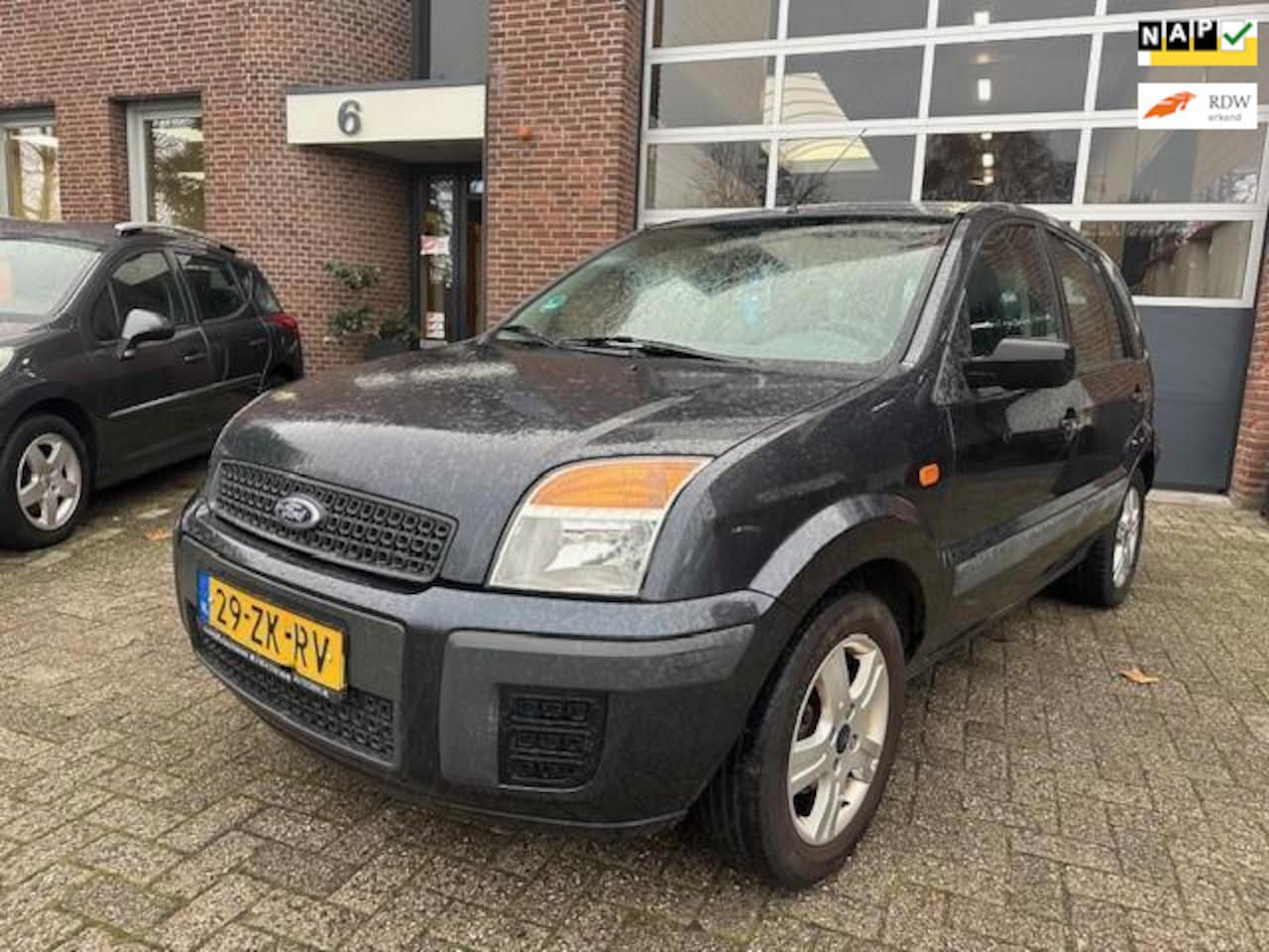 Ford Fusion - 1.4-16V Cool & Sound / bj.2008 / kleur:grijs / trekhaak/sportvelgen/5 deurs/airco/ APK tot - AutoWereld.nl