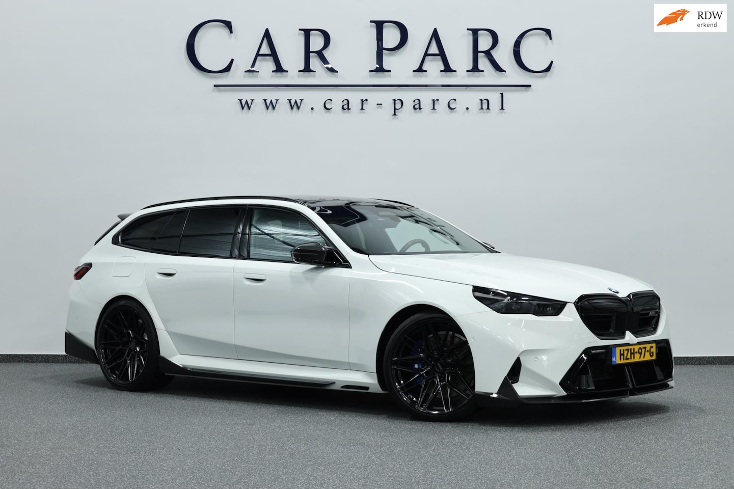BMW 5-serie Touring - M5 840+PK BTW/M-PERFORMANCE CARBON/AKRAPOVIC/22" VOSSEN/BOWERS & WILKINS/PANO/HUD/ACC/ECC/ - AutoWereld.nl