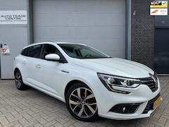Renault Mégane Estate - 1.2 TCe Bose [Camera|Keyless|Dodehoek|Trekhaak|Cruise|Navi]