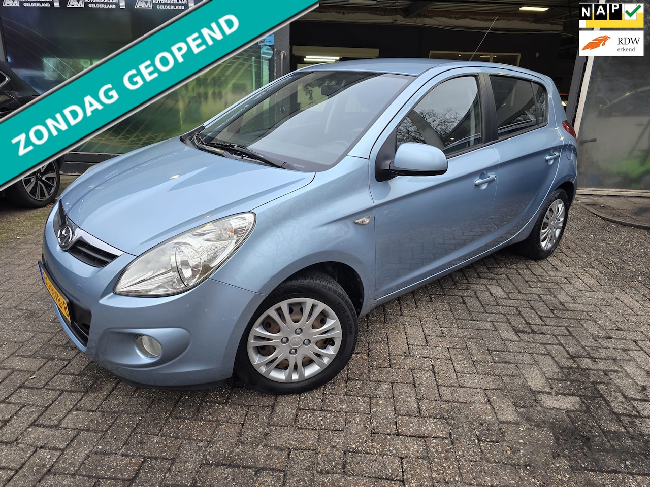 Hyundai i20 - 1.2i DynamicVersion | NIEUWE APK | AIRCO | 12MND GARANTIE | ELEC RAMEN | - AutoWereld.nl