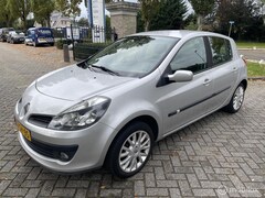 Renault Clio - 1.6-16V Dynamique Luxe. AIRCO - XENON