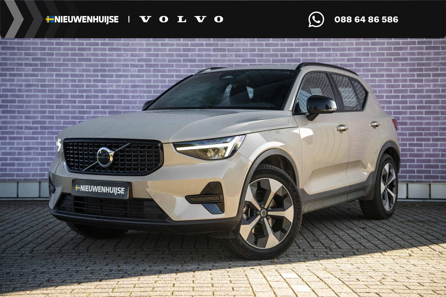 Volvo XC40 - 2.0 B4 Plus Dark | Adapt Cruise | BLIS | Stoel+Stuurverwarm | Keyless | Elektr. Stoelen | - AutoWereld.nl