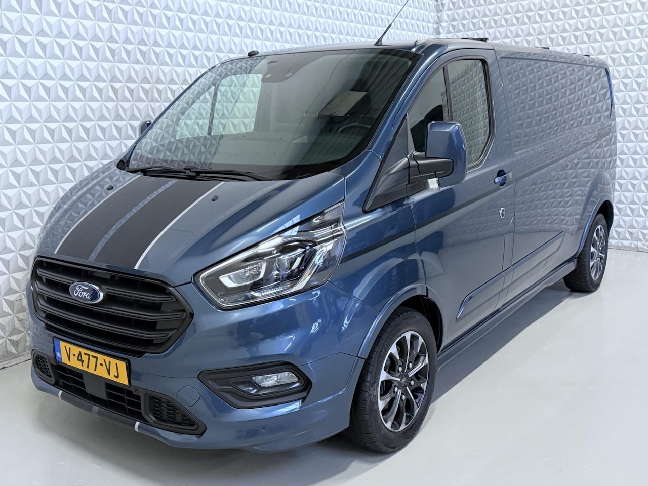 Ford Transit Custom - 310 2.0 TDCI L2H1 Sport / MARGE! (2019) - AutoWereld.nl