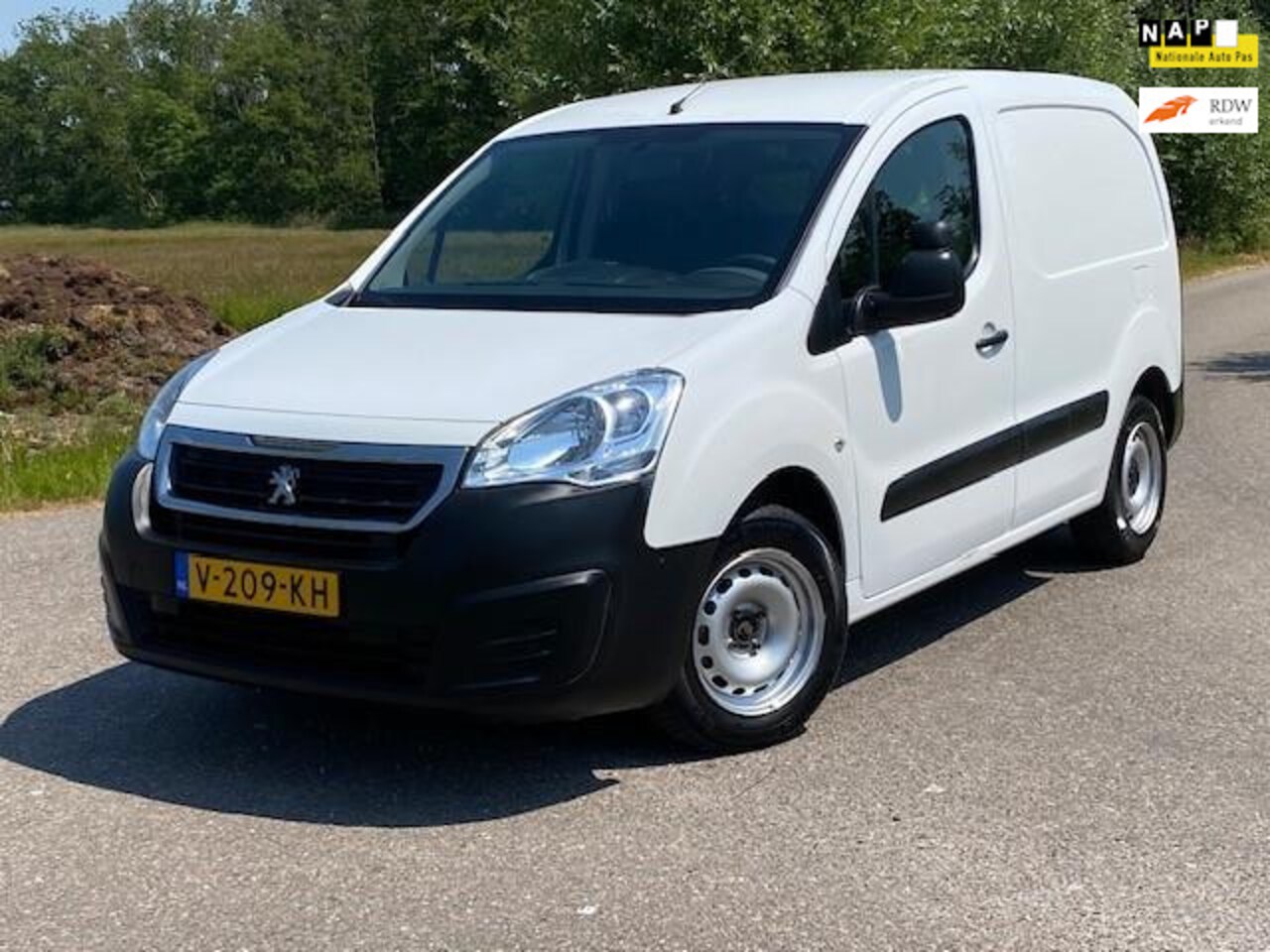 Peugeot Partner - 120 1.6 BlueHDi 100 L1 Automaat ex btw SCHUIF-Deur NAP AIRCO GOED ONDERHOUDEN - AutoWereld.nl