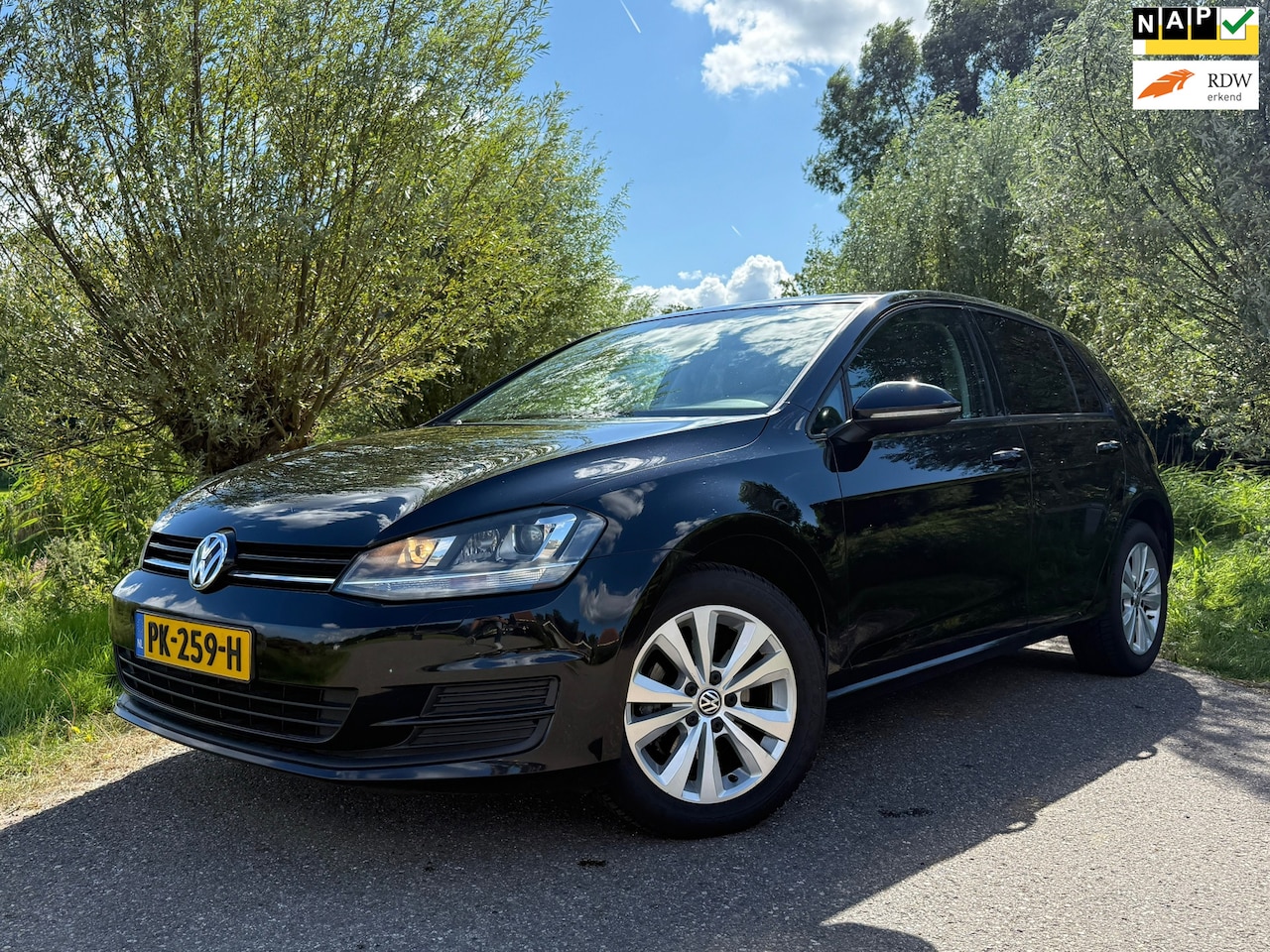 Volkswagen Golf - 1.2 TSI 5DRS Connected Series Navi Ecc 110PK 2016BJ Stoelverwarming GOED ONDERHOUDEN - AutoWereld.nl