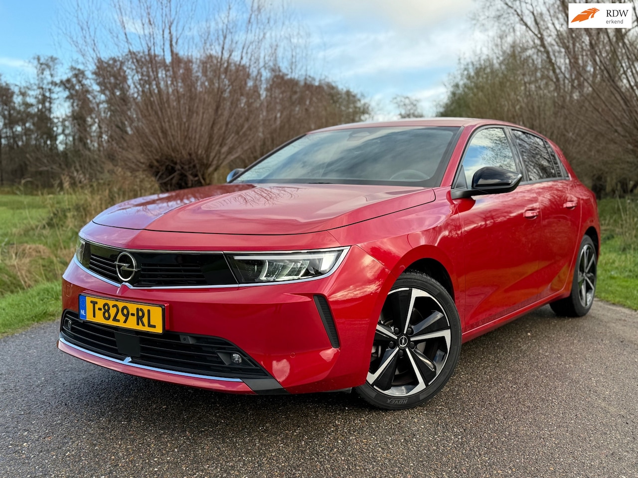 Opel Astra - 1.6 Hybrid Edition Automaat Camera Apple Carplay/Android Auto 17" Velgen Navi PDC Cruise L - AutoWereld.nl