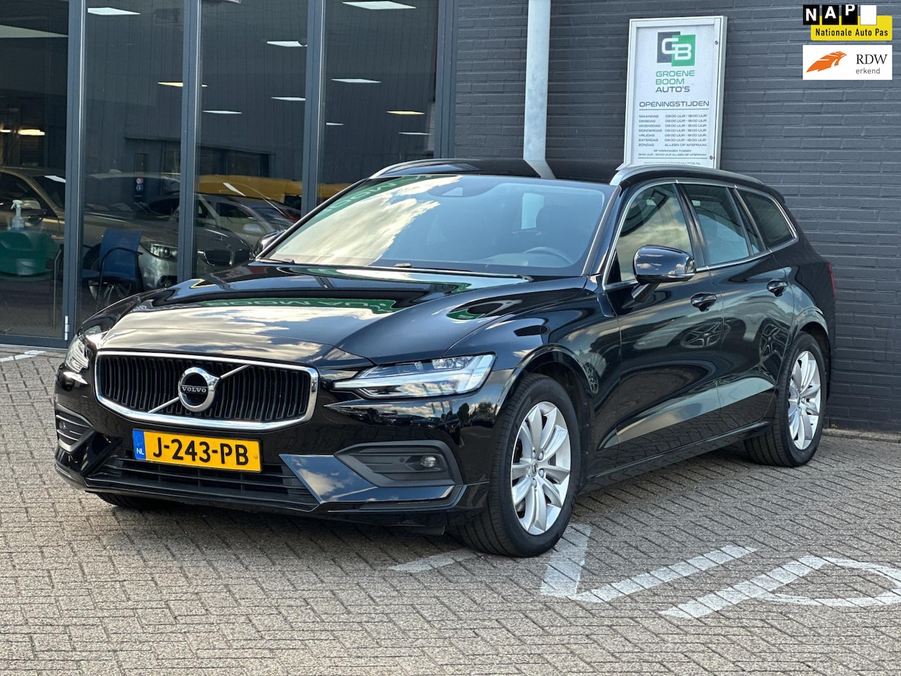 Volvo V60 - 2.0 B3 Business Pro/NAVI/CAMERA/NL-AUTO/NETTE STAAT!! - AutoWereld.nl