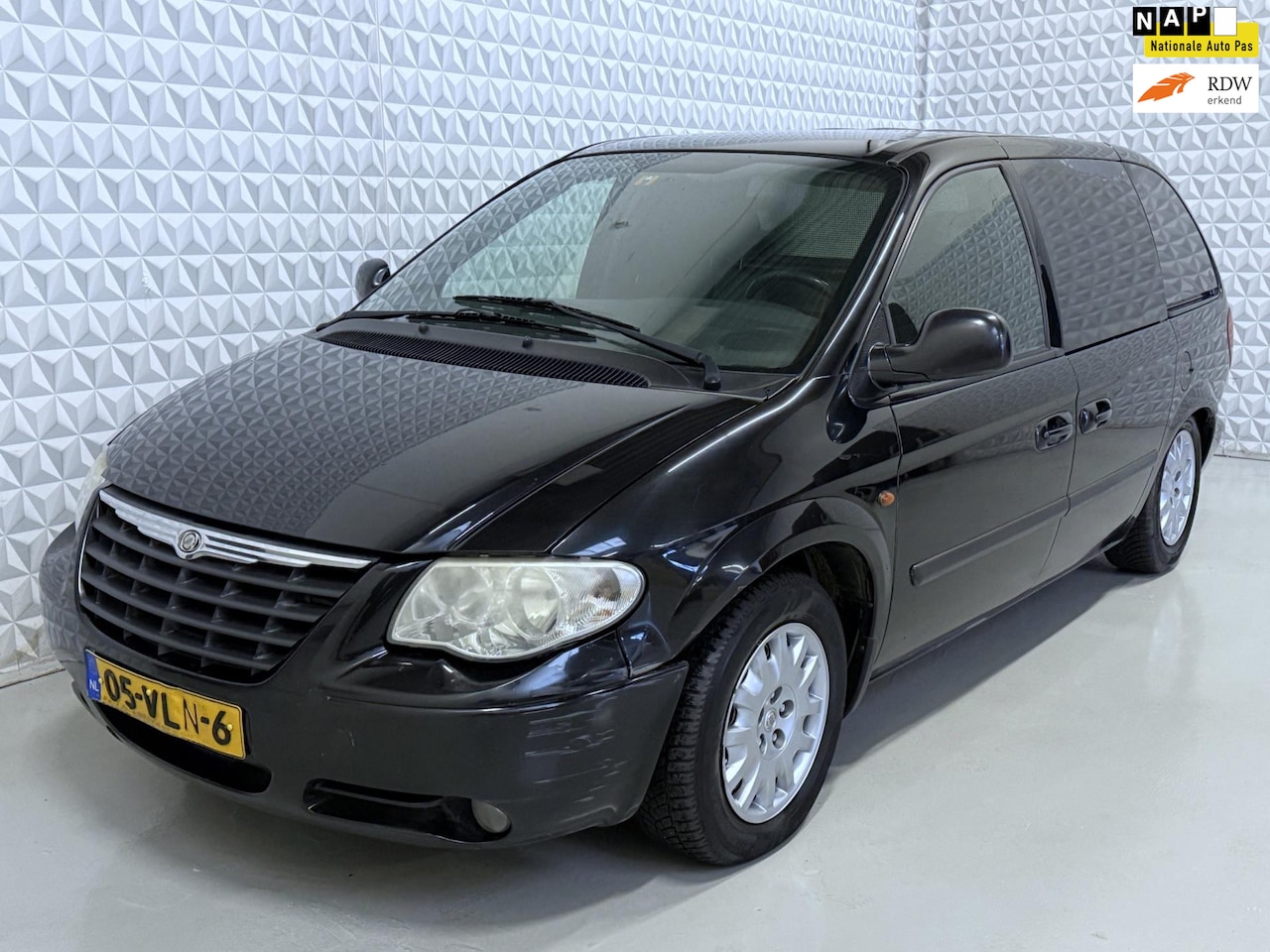 Chrysler Voyager - 2.8 CRD Automaat / BLADVEER NIET GOED! (2008) - AutoWereld.nl