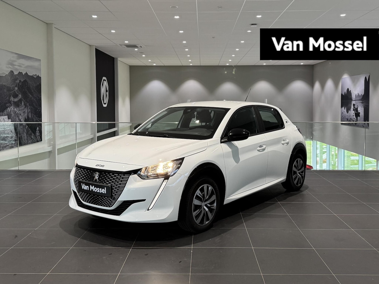 Peugeot e-208 - EV Active 50 kWh | Climate control | Apple Carplay/Android Auto | Parkeersensoren - AutoWereld.nl