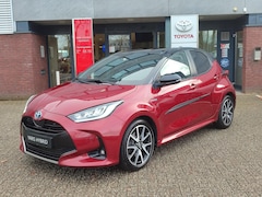 Toyota Yaris - 1.5 HYBRID EXECUTIVE BI-TONE 17'' LM-VELGEN BLIND SPOT NAVI PARK-SENSOREN CAMERA APPLE/AND