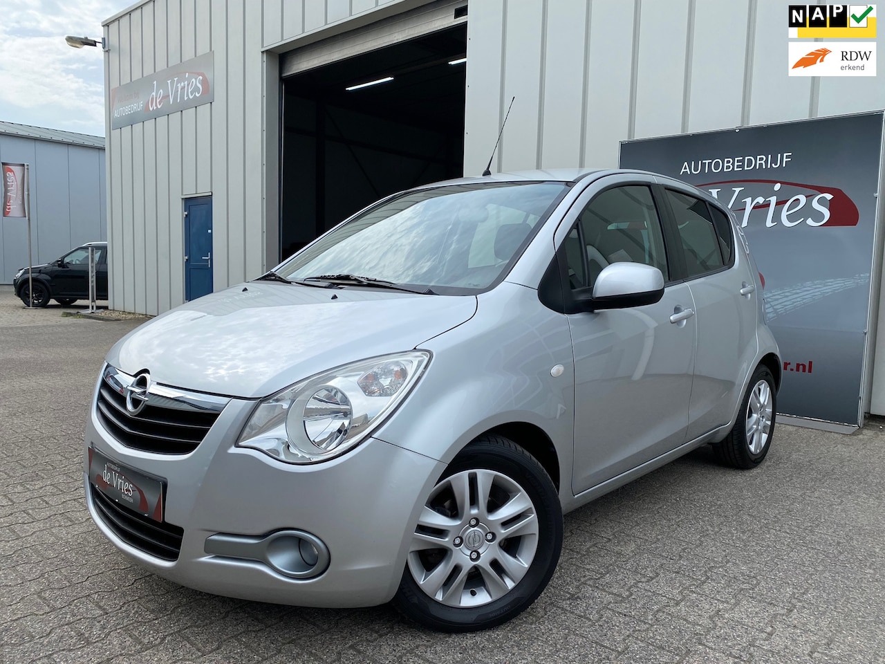 Opel Agila - 1.2 Edition Automaat / Airco / Elektr.Pakket / LMV - AutoWereld.nl