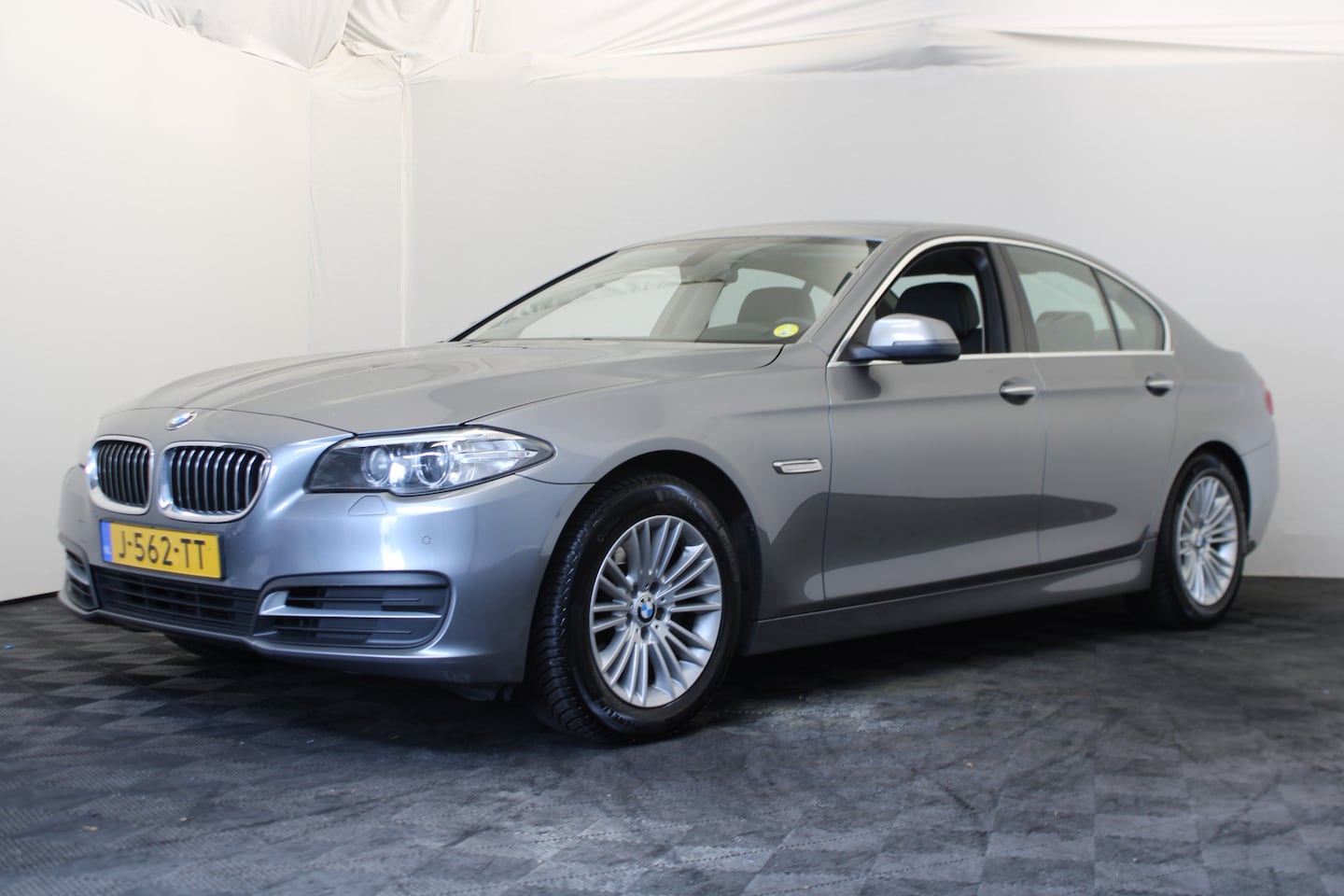 BMW 5-serie - 520d High Executive |Camera|Stoelverwarming| - AutoWereld.nl