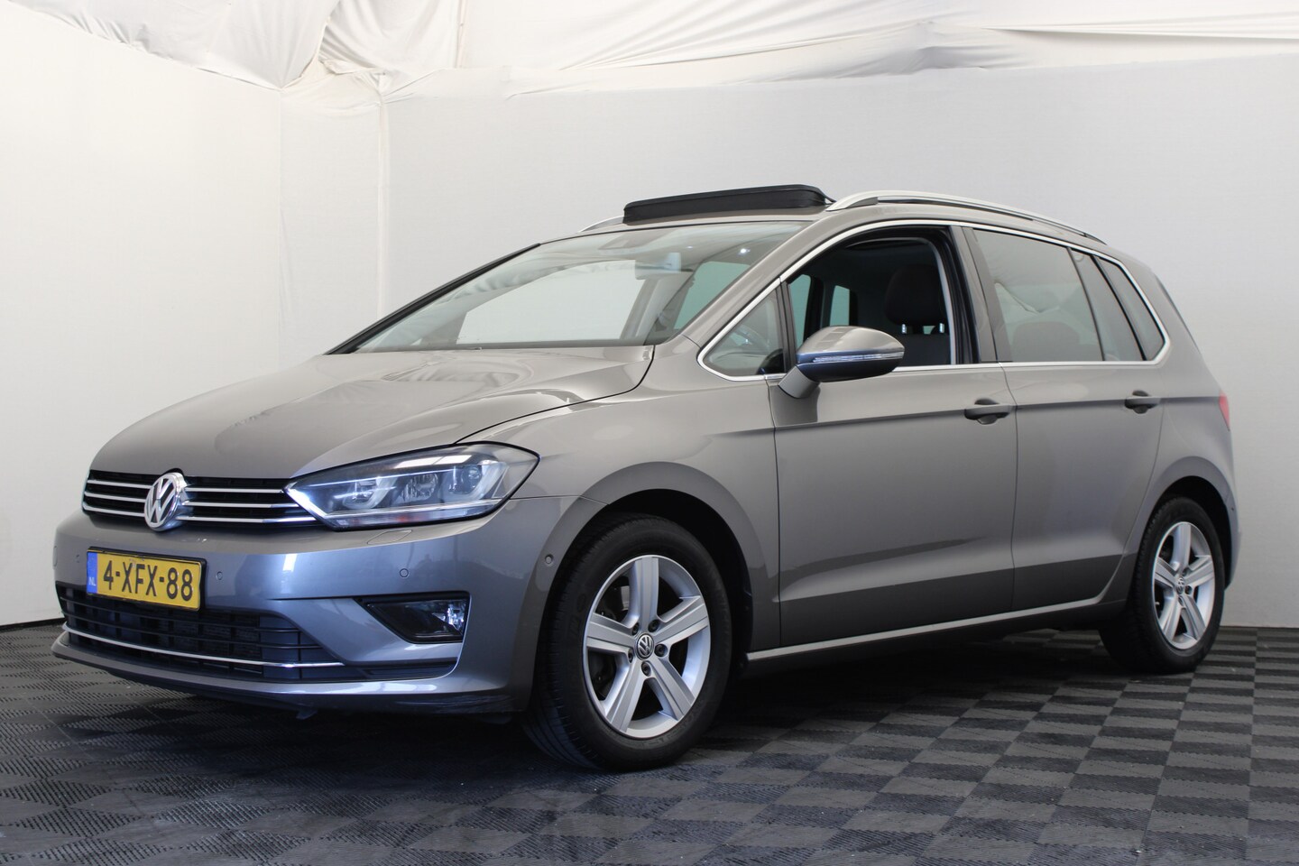 Volkswagen Golf Sportsvan - 1.2 TSI Highline pano - AutoWereld.nl
