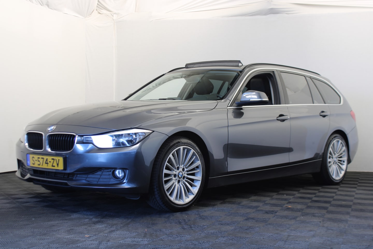 BMW 3-serie Touring - 316i High Executive |Pano| - AutoWereld.nl