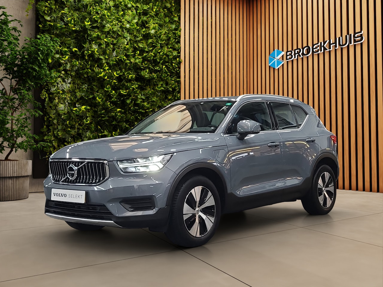 Volvo XC40 - 1.5 T4 Recharge Inscription Expression Panoramadak Pilot - AutoWereld.nl