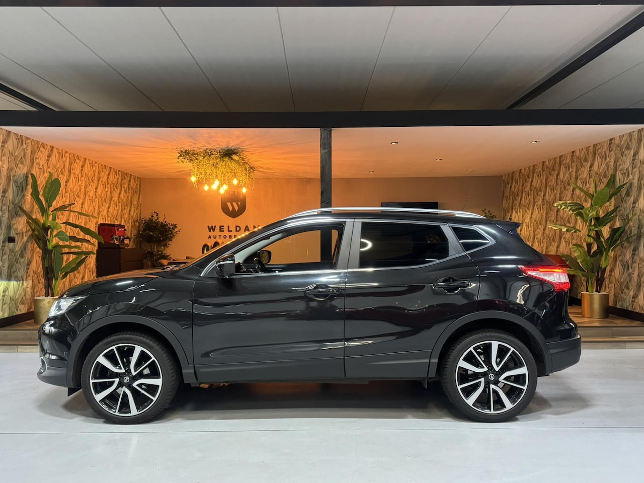 Nissan Qashqai - 1.2 Premier Edition Garantie Pano Elek Stoelen 360 Camera StoelVW Leder Cruise Navi Clima - AutoWereld.nl