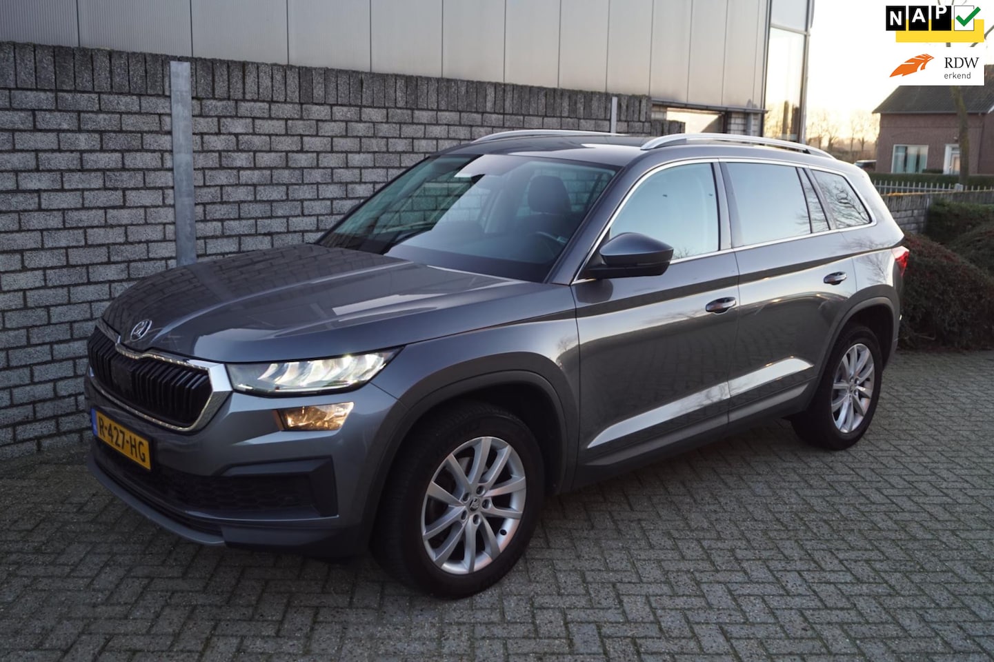 Skoda Kodiaq - 1.5 TSI Business Edition 7 Pers Navi Camera Half Leder Sportst Clima LED Kopl Apple Carpla - AutoWereld.nl