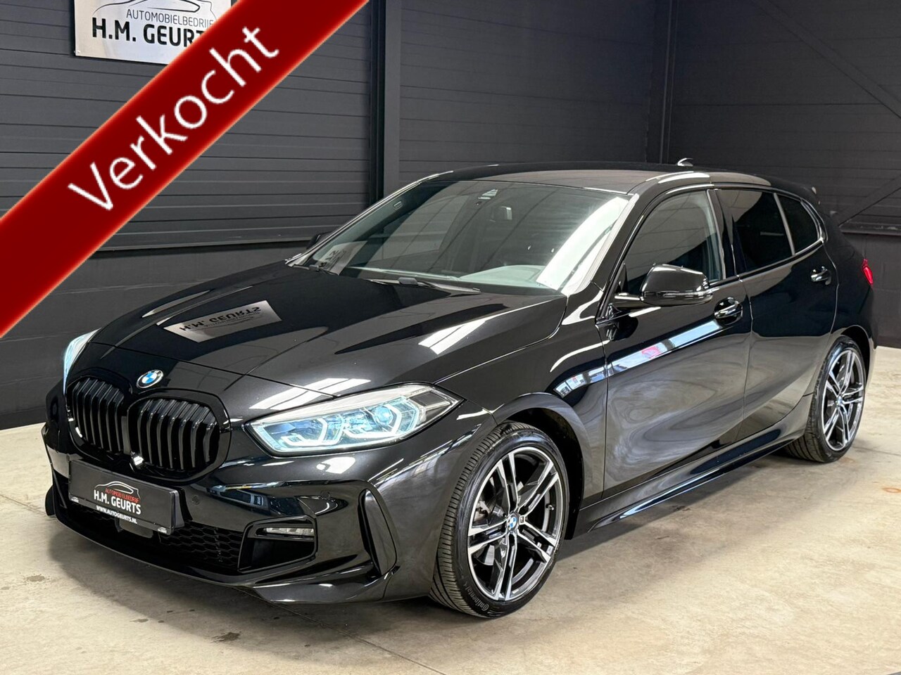 BMW 1-serie - 118i Automaat M Sport Led Navi Clima 18Inch! Nieuwe Staat! - AutoWereld.nl