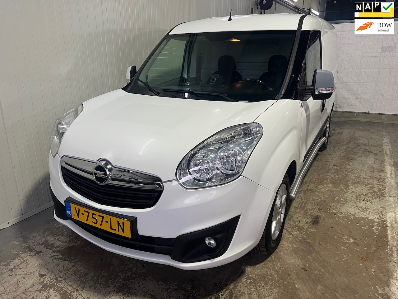 Opel Combo - 1.3 CDTi L1H1 Sport 1.3 CDTi L1H1 Sport - AutoWereld.nl