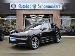 Lynk & Co 01 - 1.5 261PK MY23 ZWARTE-HEMEL ROLHOES MY23 360-CAMERA PANO/SCHUIF INFINITY DAB NAVI CARPLAY