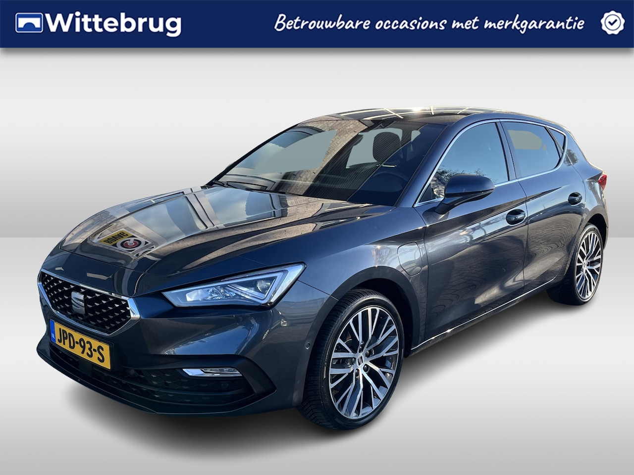 SEAT Leon - 1.4 TSI eHybrid PHEV Xcellence / AUTOMAAT/ KEYLESS/ FULL LINK/ PARK. SENSOREN + CAMERA/ LE - AutoWereld.nl