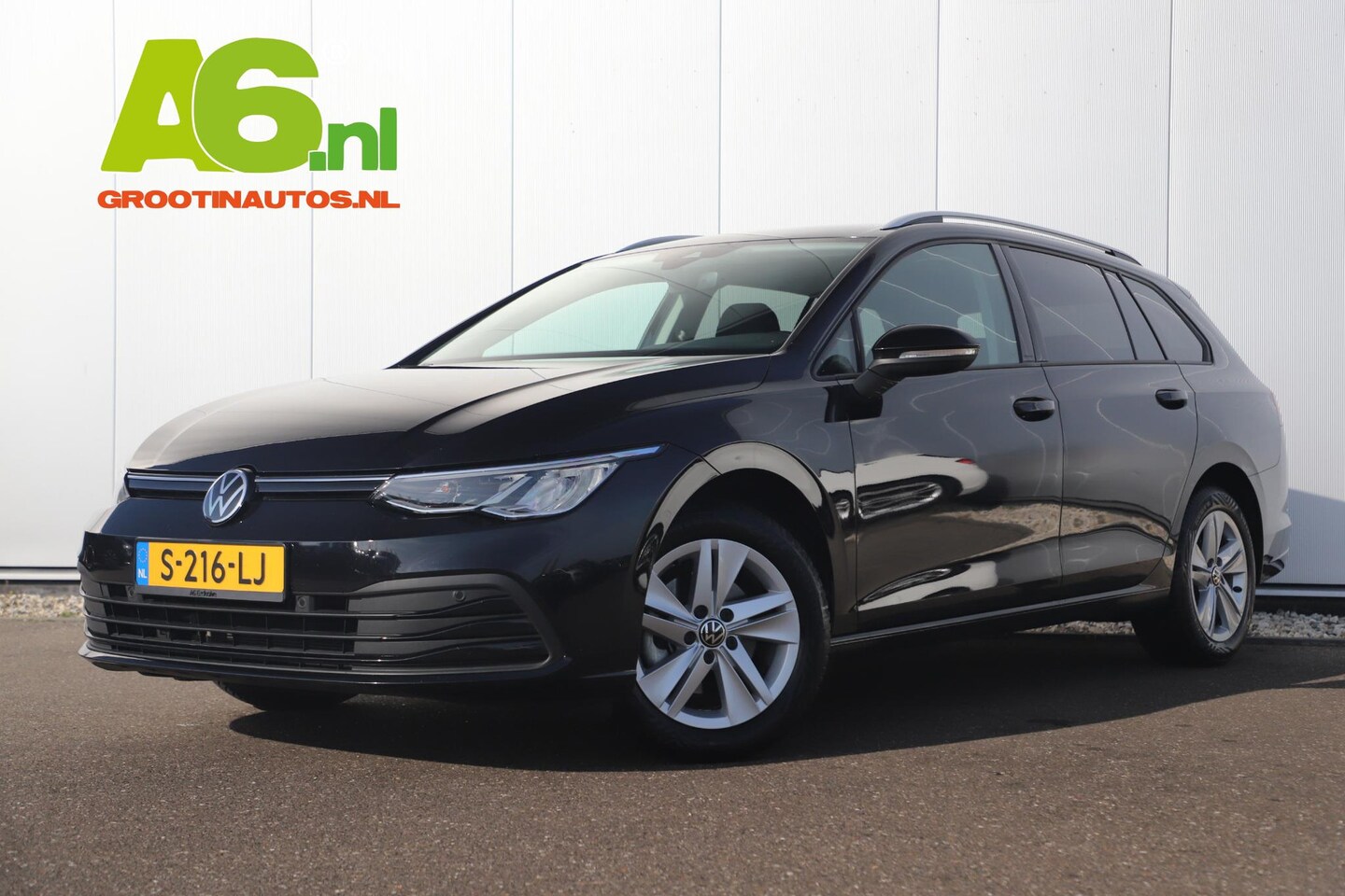 Volkswagen Golf Variant - 1.0 eTSI Life Automaat Virtual Cockpit Navigatie Draadloos Carplay Android Stuur & Stoelve - AutoWereld.nl