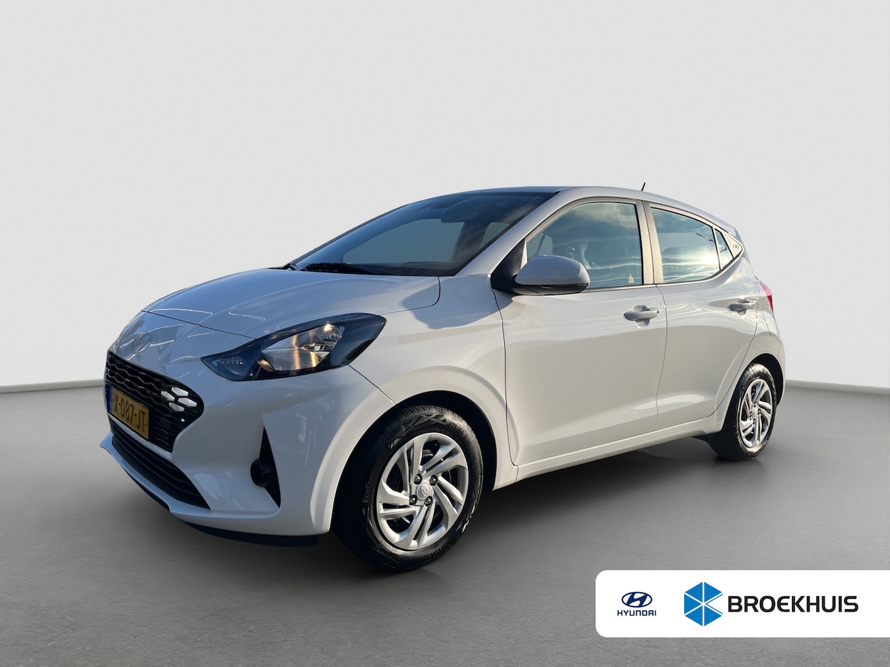 Hyundai i10 - 1.0 66pk Comfort | LED | Airco | Carplay | Navigatie | Bluetooth | Cruise control | 1e Eig - AutoWereld.nl