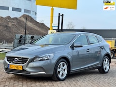 Volvo V40 - 2.0 D2 Kinetic Business|NAVI|PSENSOR|HALFLEDER|6BAK|