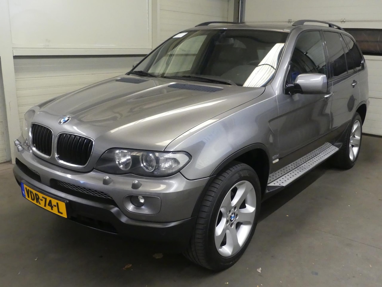 BMW X5 - 3.0D - Automaat - Grijs Kenteken - Leer - Mooie auto! - AutoWereld.nl