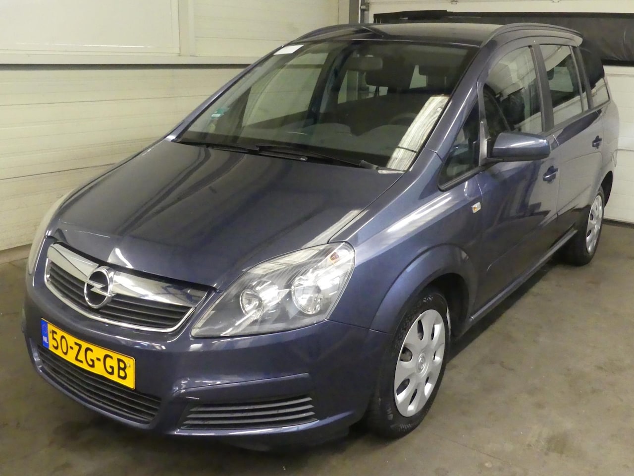 Opel Zafira - 1.8 Busin - Airco - Mooie auto! - 7 persoons - Trekhaak - AutoWereld.nl