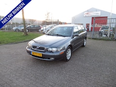 Volvo V40 - 2.0 Europa Dealer Onderhouden Nette Auto Nieuwe Apk