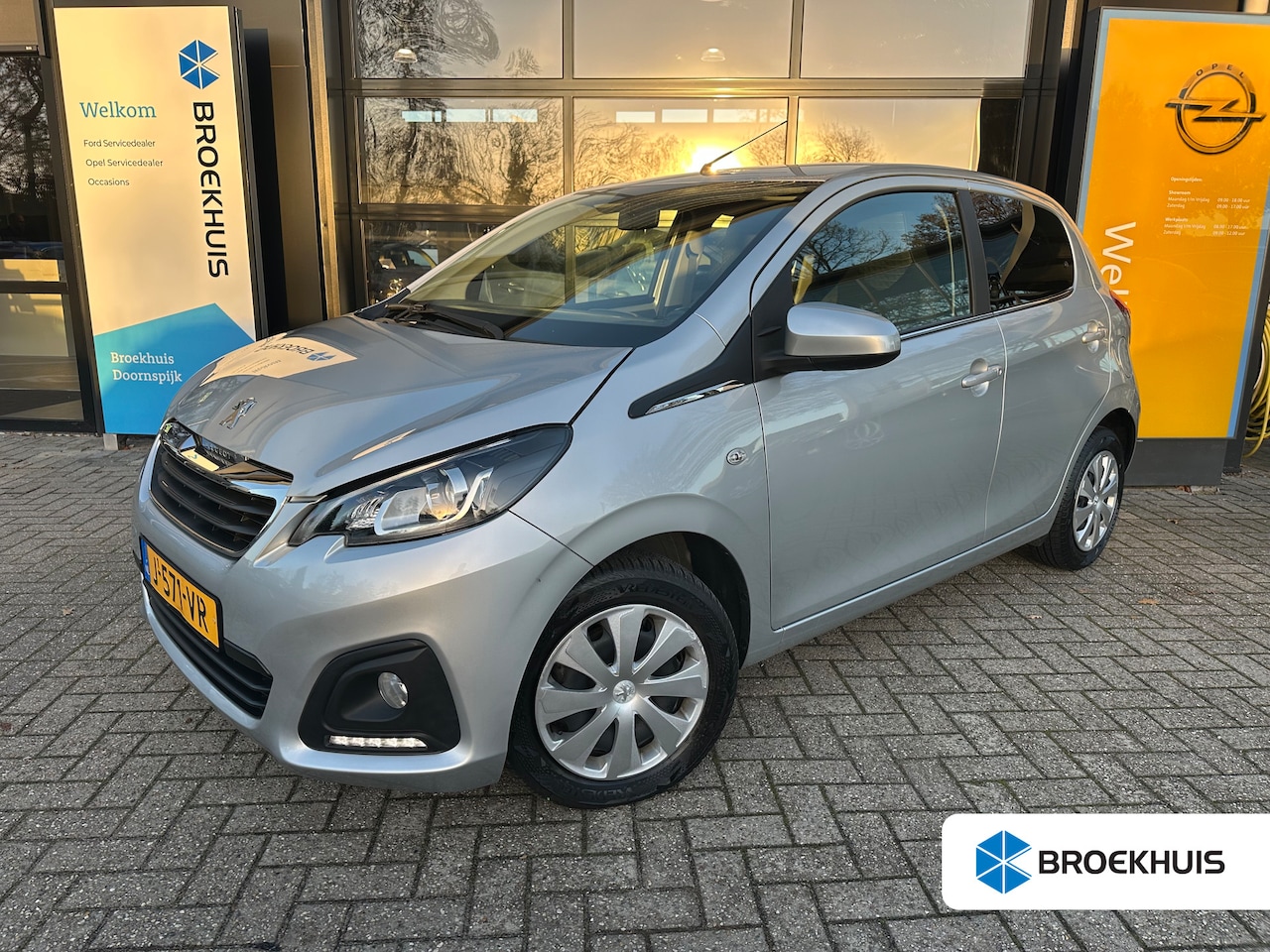 Peugeot 108 - 1.0 e-VTi Active | BLUETOOTH TELEFOONVERBINDING| DAB| AIRCO| MISTLAMP VOOR| - AutoWereld.nl