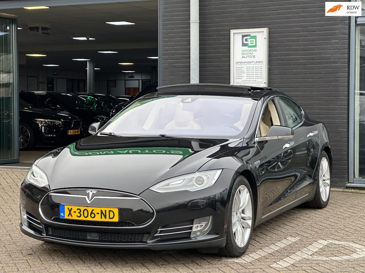 Tesla Model S - 70D Base/PANO-DAK/CAMERA/LEDER/NETTE STAAT!! - AutoWereld.nl