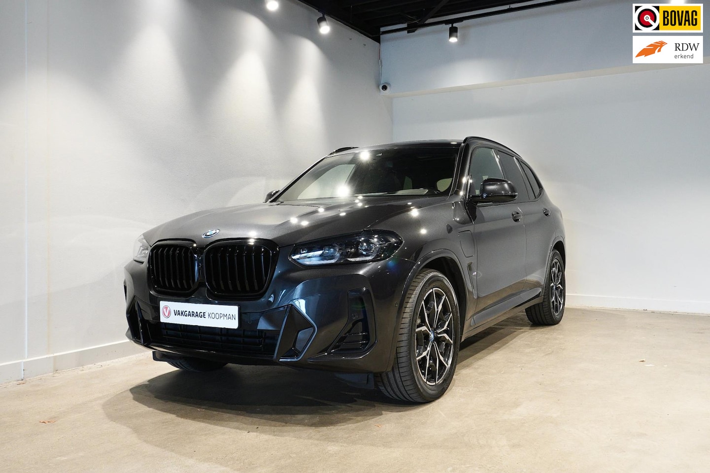 BMW X3 - XDrive30e High Executive M-Sport Pano|Harman Kardon|Stoelverwarming - AutoWereld.nl