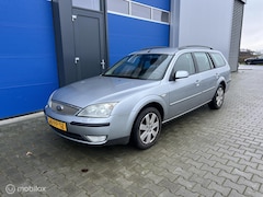 Ford Mondeo Wagon - 1.8-16V Futura