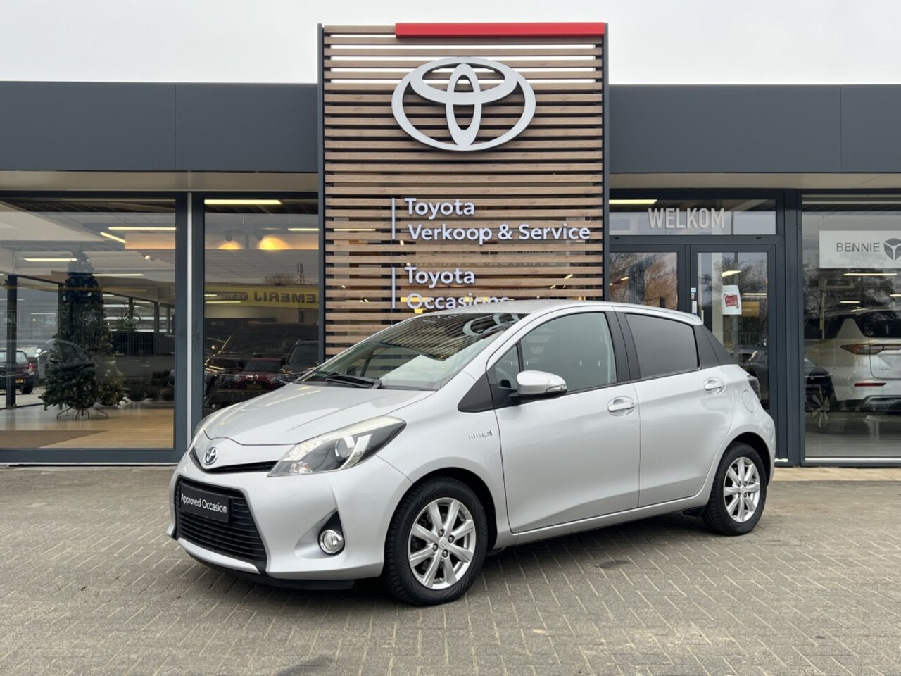 Toyota Yaris - 1.5 Full Hybrid Navigatie Camera Automaat All Season - AutoWereld.nl