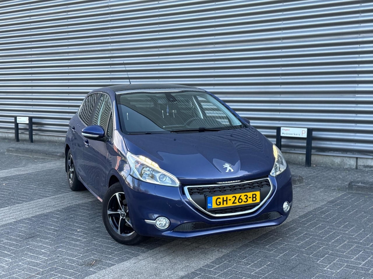 Peugeot 208 - 1.2 VTi 5D Allure (bj 2013) PANORAMA|ECC|86000 KM - AutoWereld.nl