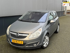 Opel Corsa - 1.2-16V Cosmo AUTOMAAT Airco Nieuwe apk NAP