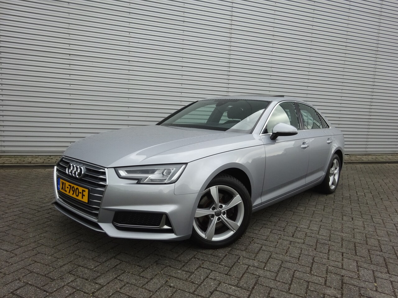 Audi A4 Limousine - 35 TFSI Sport Lease Edition Schuifdak / Climate / Cruise control / Lm velgen / Navi / Led - AutoWereld.nl