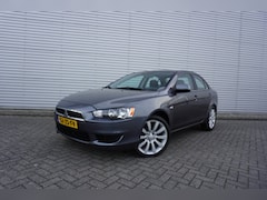Mitsubishi Lancer Sports Sedan - 1.8 Invite Airco / Cruise / Elektr. ramen / Trekhaak / Lm velgen / NAP