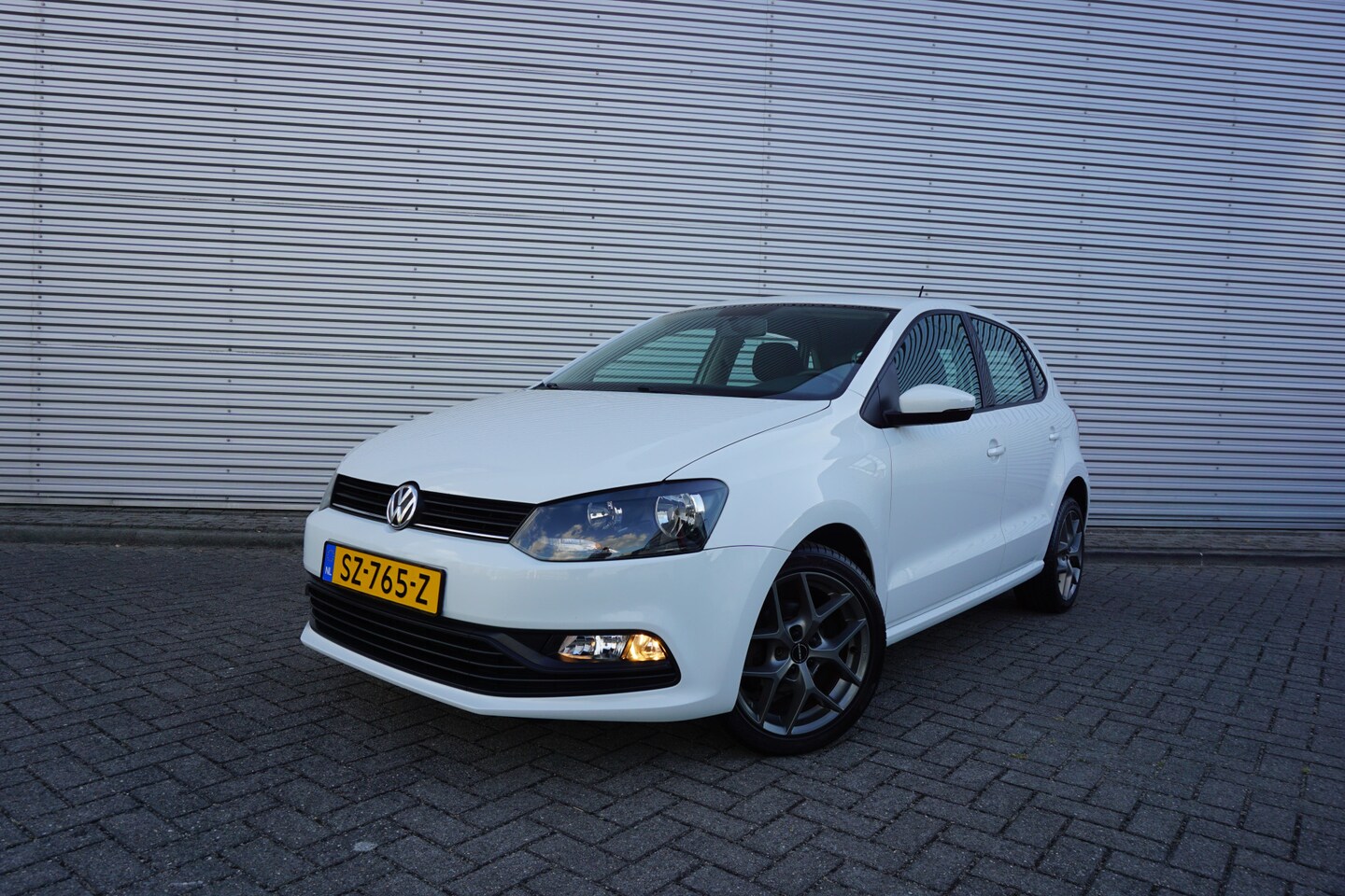 Volkswagen Polo - 1.0 Comfortline Edition Airco / Elektr. ramen / Lm velgen - AutoWereld.nl