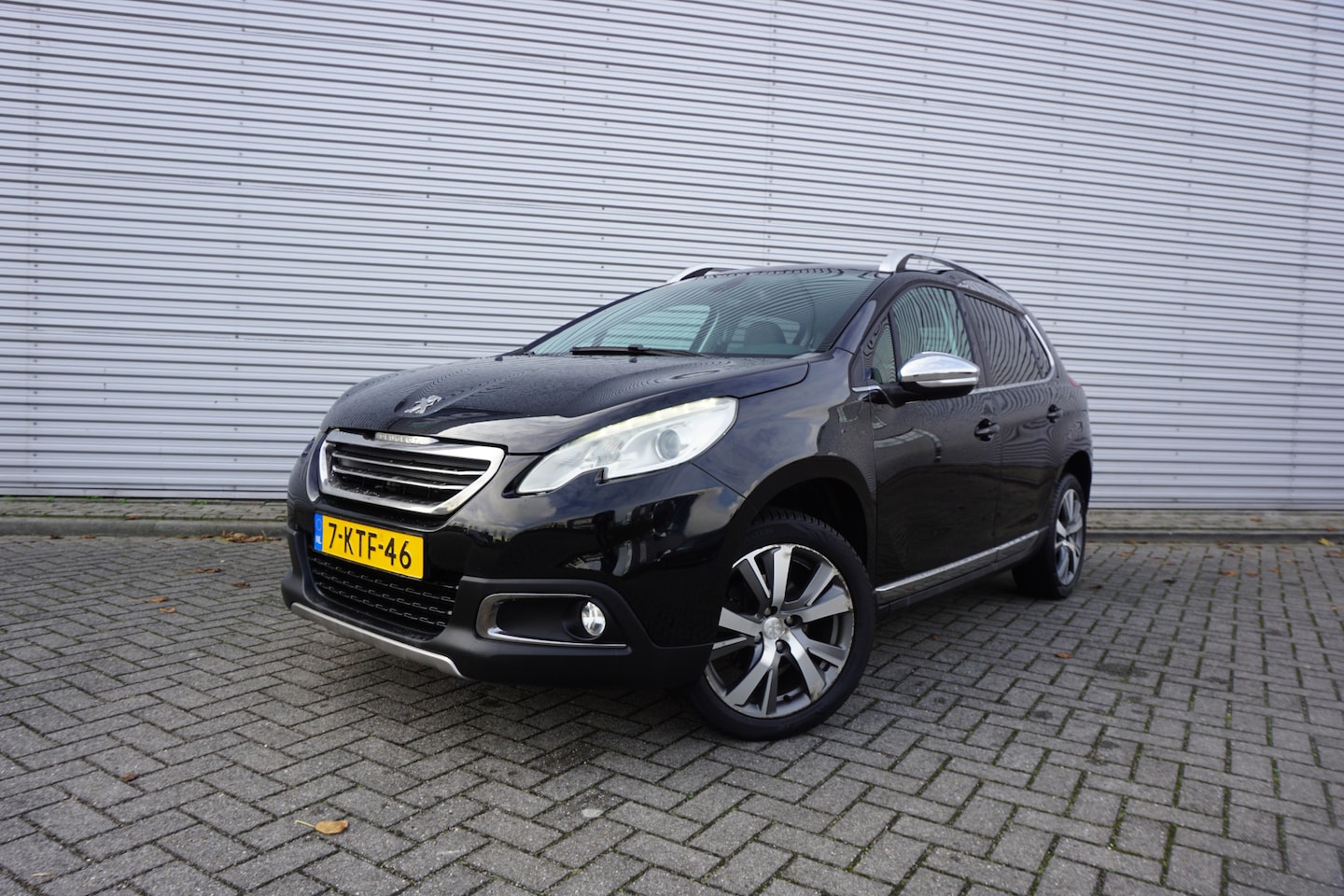 Peugeot 2008 - 1.6 VTi Féline Airco / Navi / Cruise / Pano / Leder / Parkeersens. / Lm velgen / NAP - AutoWereld.nl
