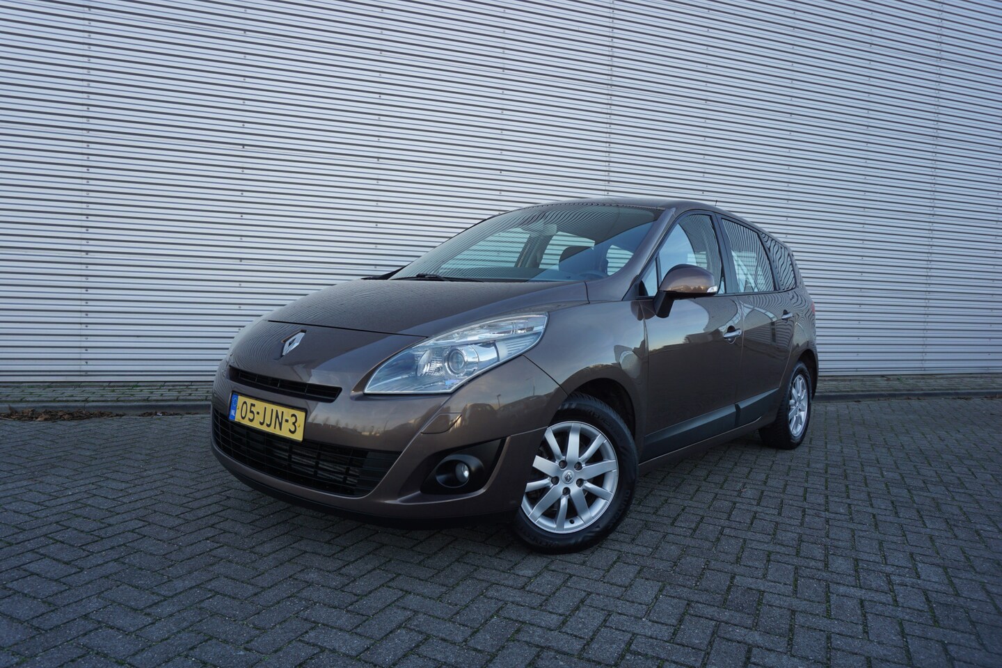 Renault Grand Scénic - 1.4 TCe Expression Climate / Navi / Cruise / Elektr. ramen / Lm velgen / NAP - AutoWereld.nl