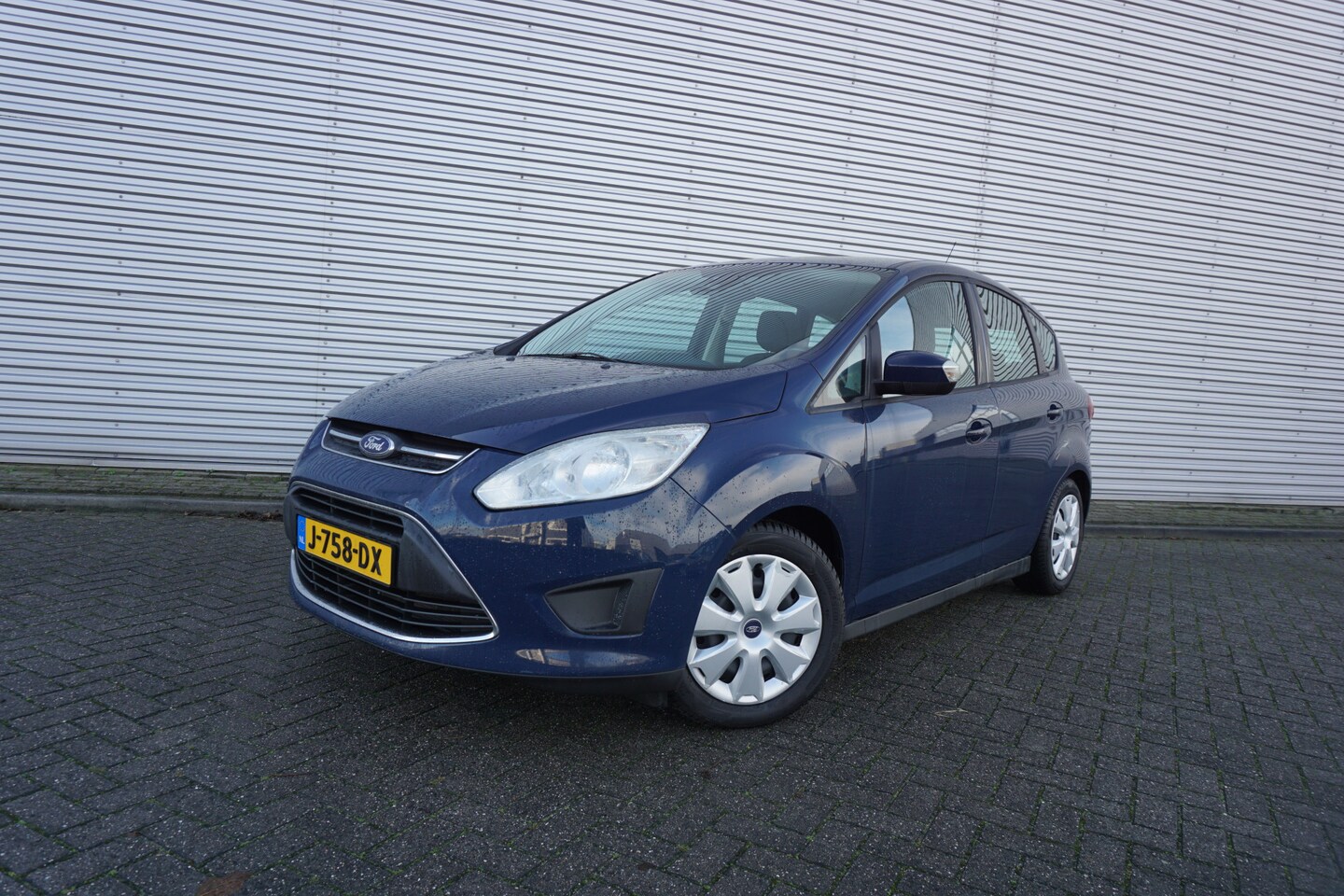 Ford C-Max - 1.0 Ambiente Airco / Cruise / Parkeersens. / Elektr. ramen / Trekhaak - AutoWereld.nl