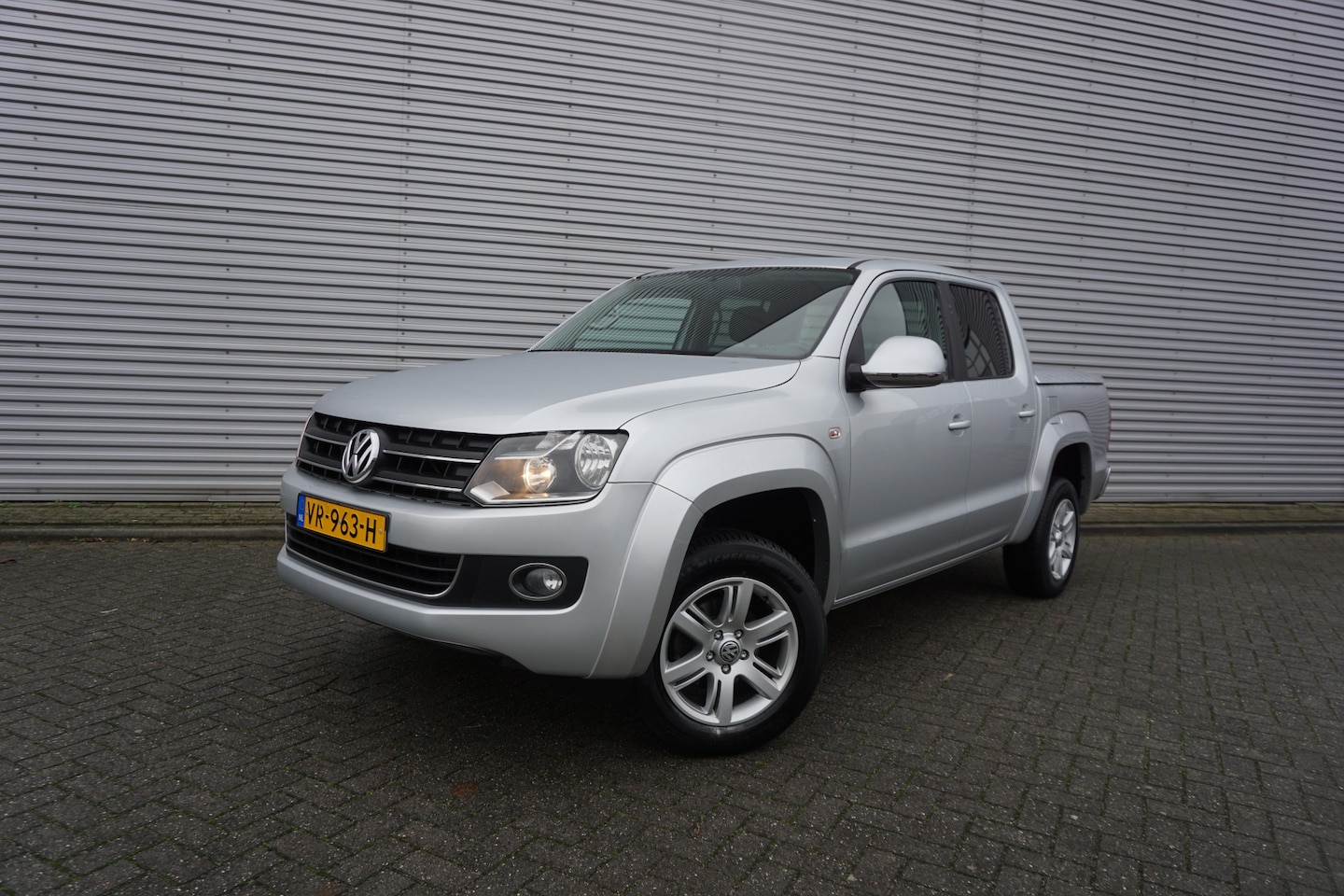 Volkswagen Amarok - 2.0 TDI Plus Highline BlueMotion 4X4 / Climate / Navi / Cruise / Trekhaak / Lm velgen - AutoWereld.nl